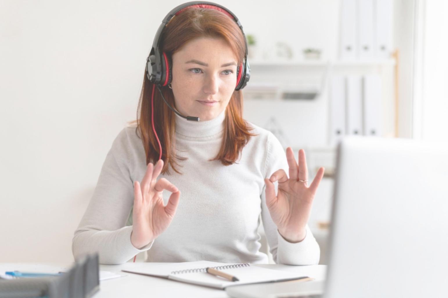 Weekly budget analysis dashboard showing spending patterns and trends